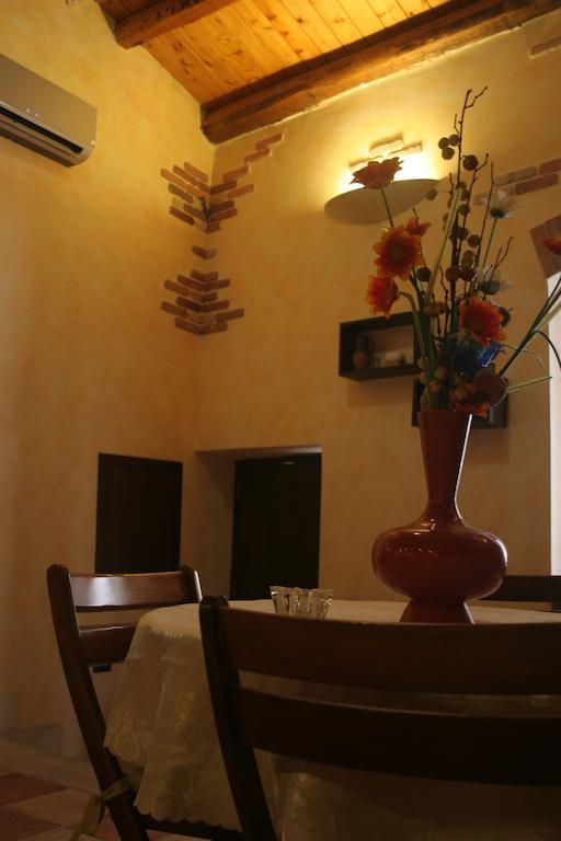 Alla Corte Dei Ventimiglia Montelepre Exterior foto